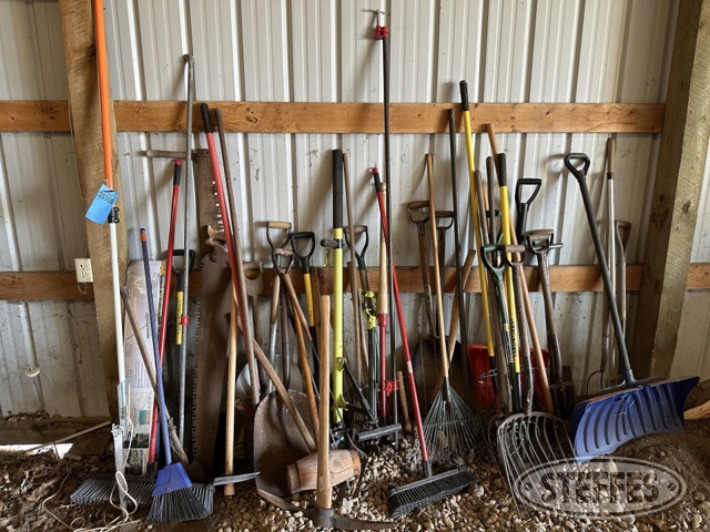 Wall of hand tools